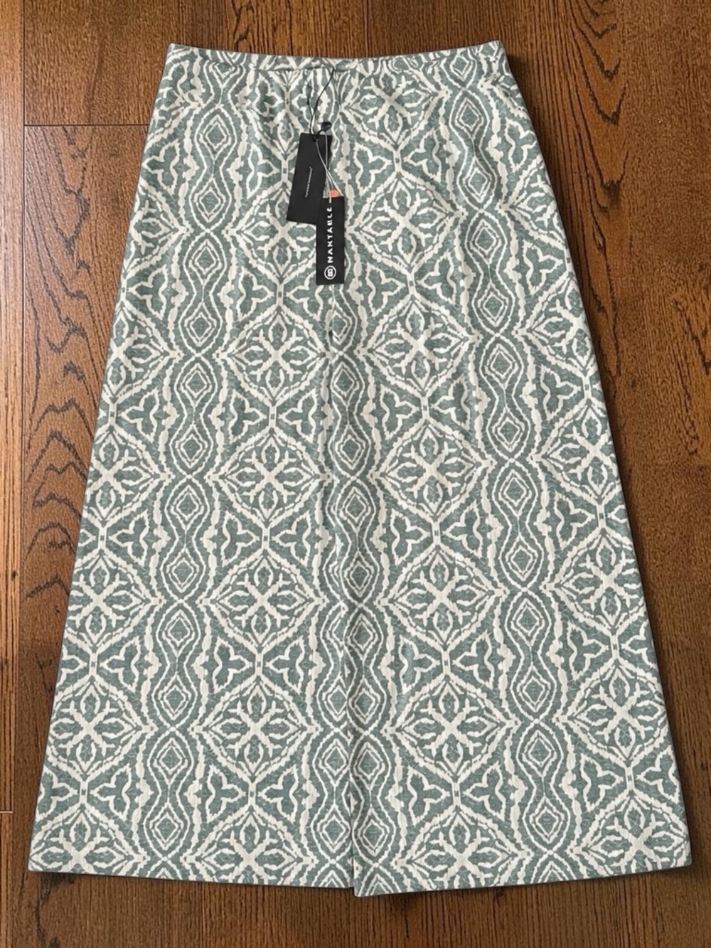 Vero Moda Sage Green and White Patterned A-Line Skirt